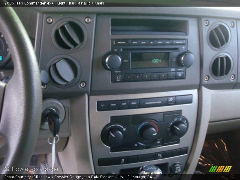 Light Khaki Metallic / Khaki 2006 Jeep Commander 4x4