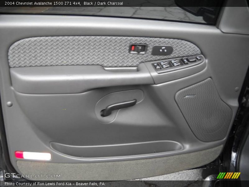 Black / Dark Charcoal 2004 Chevrolet Avalanche 1500 Z71 4x4