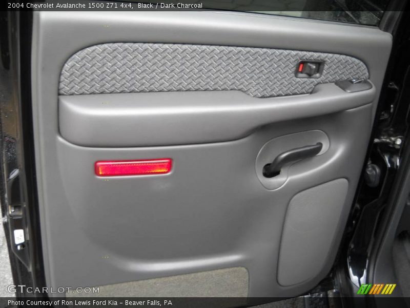 Black / Dark Charcoal 2004 Chevrolet Avalanche 1500 Z71 4x4