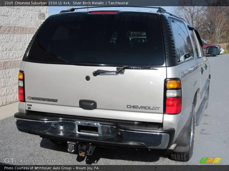 Silver Birch Metallic / Tan/Neutral 2005 Chevrolet Suburban 1500 LS 4x4