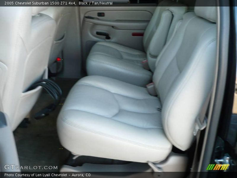 Black / Tan/Neutral 2005 Chevrolet Suburban 1500 Z71 4x4