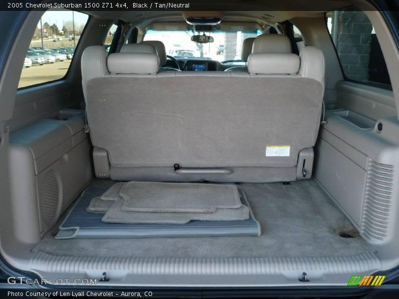 Black / Tan/Neutral 2005 Chevrolet Suburban 1500 Z71 4x4