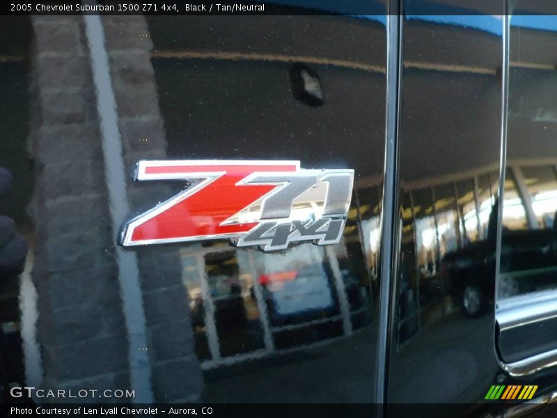 Black / Tan/Neutral 2005 Chevrolet Suburban 1500 Z71 4x4