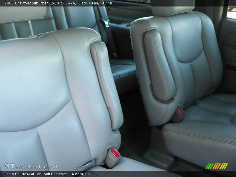 Black / Tan/Neutral 2005 Chevrolet Suburban 1500 Z71 4x4