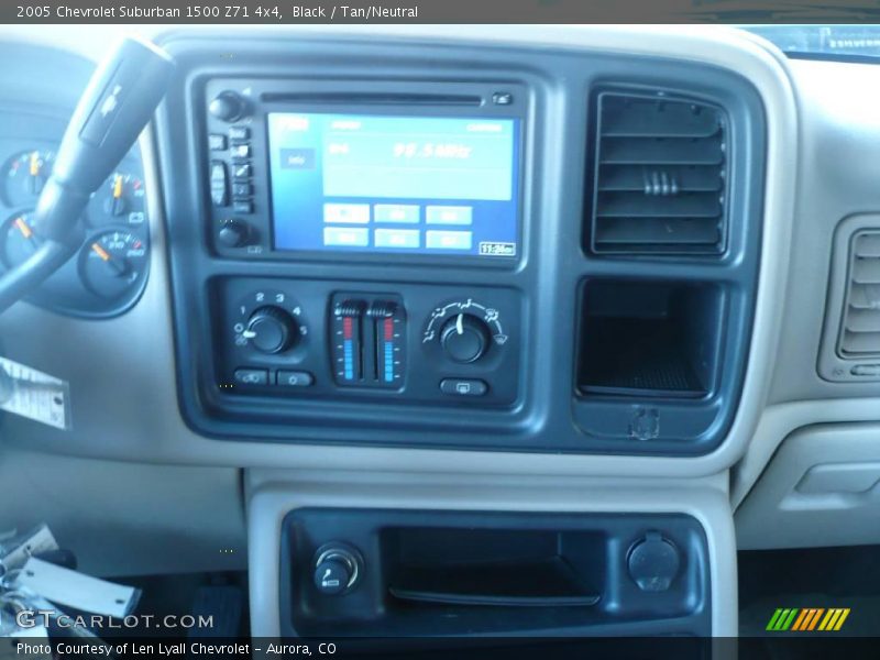 Black / Tan/Neutral 2005 Chevrolet Suburban 1500 Z71 4x4