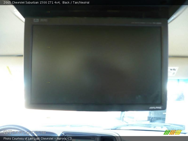 Black / Tan/Neutral 2005 Chevrolet Suburban 1500 Z71 4x4