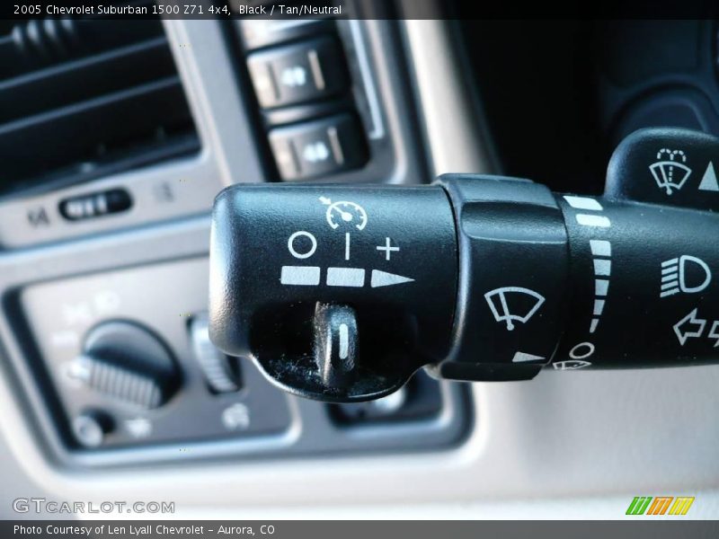 Black / Tan/Neutral 2005 Chevrolet Suburban 1500 Z71 4x4