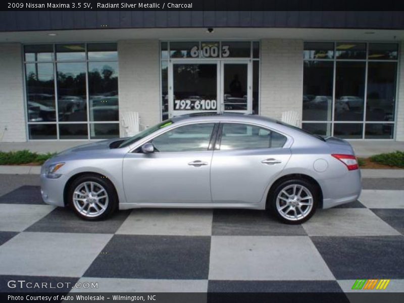 Radiant Silver Metallic / Charcoal 2009 Nissan Maxima 3.5 SV