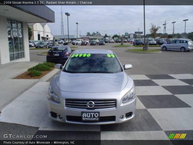 Radiant Silver Metallic / Charcoal 2009 Nissan Maxima 3.5 SV
