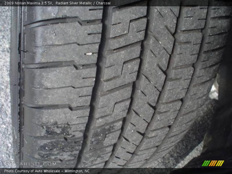 Radiant Silver Metallic / Charcoal 2009 Nissan Maxima 3.5 SV