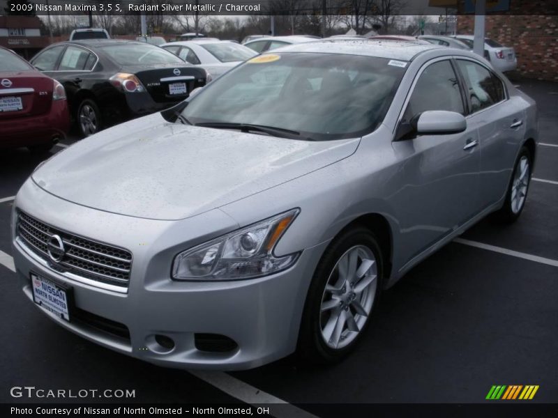 Radiant Silver Metallic / Charcoal 2009 Nissan Maxima 3.5 S