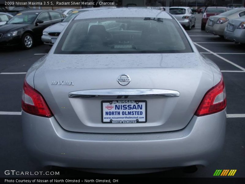 Radiant Silver Metallic / Charcoal 2009 Nissan Maxima 3.5 S