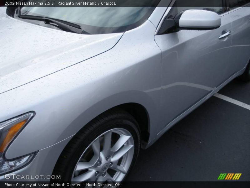 Radiant Silver Metallic / Charcoal 2009 Nissan Maxima 3.5 S