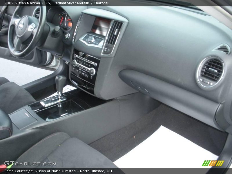 Radiant Silver Metallic / Charcoal 2009 Nissan Maxima 3.5 S