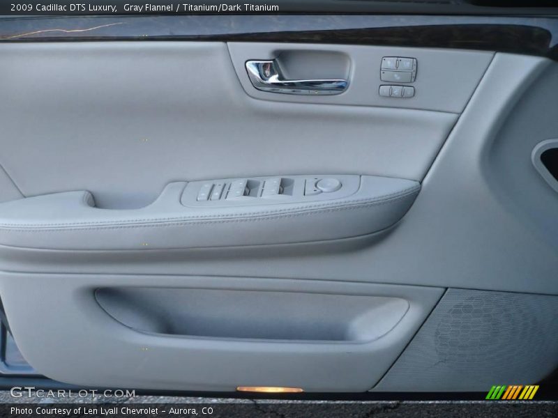 Gray Flannel / Titanium/Dark Titanium 2009 Cadillac DTS Luxury