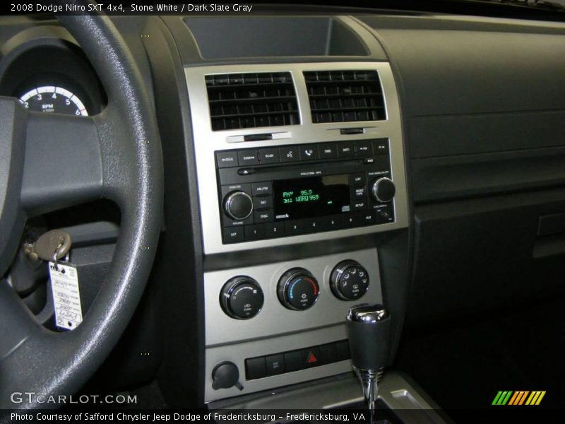 Stone White / Dark Slate Gray 2008 Dodge Nitro SXT 4x4