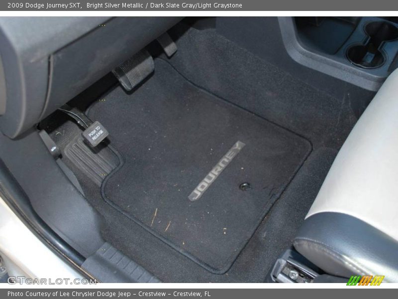 Bright Silver Metallic / Dark Slate Gray/Light Graystone 2009 Dodge Journey SXT