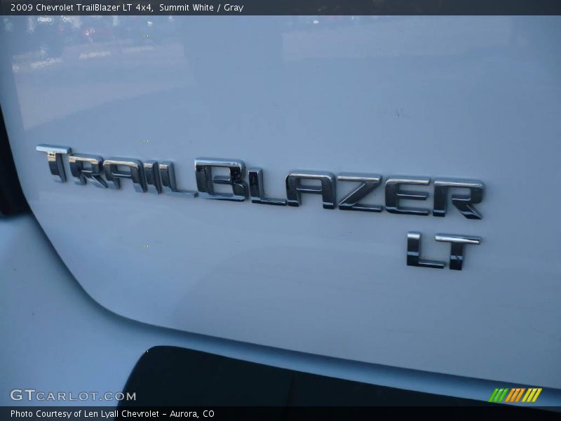 Summit White / Gray 2009 Chevrolet TrailBlazer LT 4x4