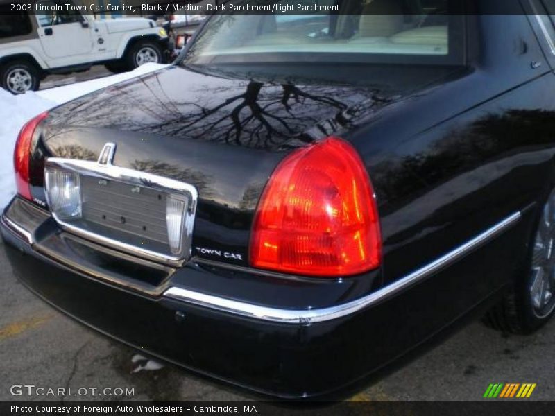 Black / Medium Dark Parchment/Light Parchment 2003 Lincoln Town Car Cartier