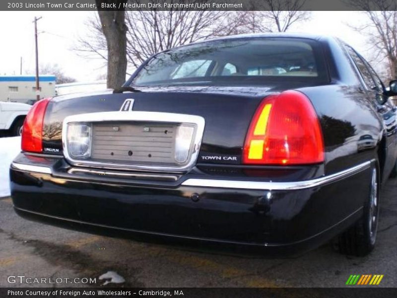 Black / Medium Dark Parchment/Light Parchment 2003 Lincoln Town Car Cartier