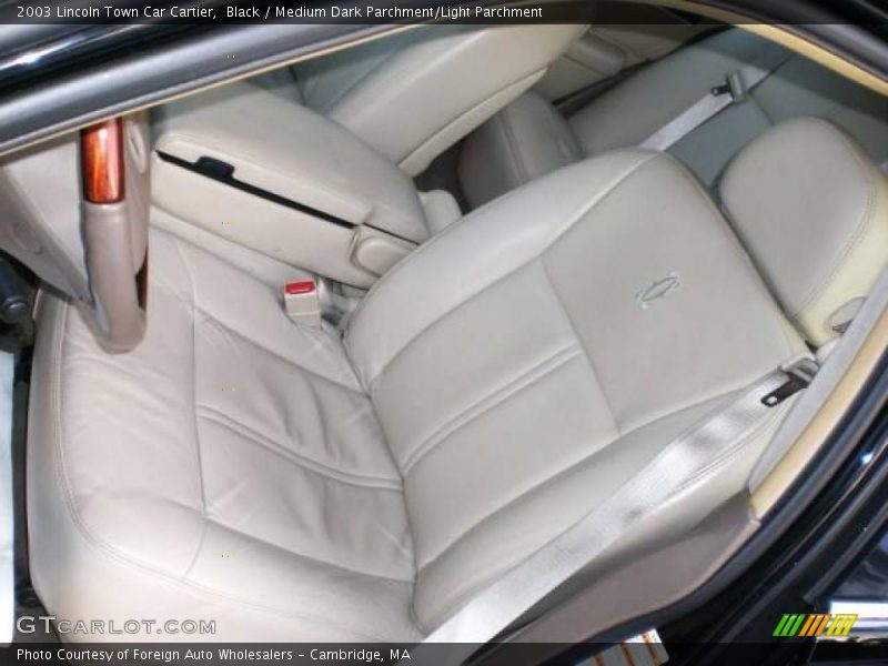 Black / Medium Dark Parchment/Light Parchment 2003 Lincoln Town Car Cartier