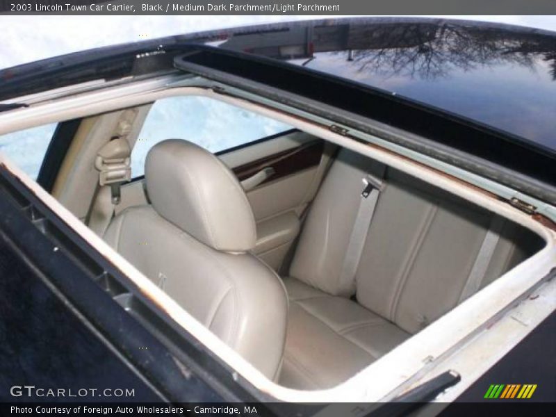 Black / Medium Dark Parchment/Light Parchment 2003 Lincoln Town Car Cartier