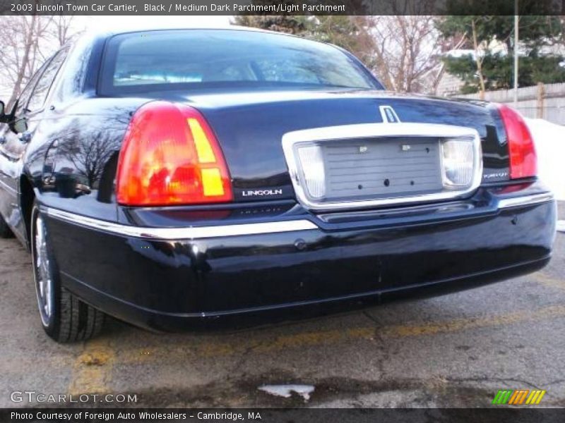 Black / Medium Dark Parchment/Light Parchment 2003 Lincoln Town Car Cartier