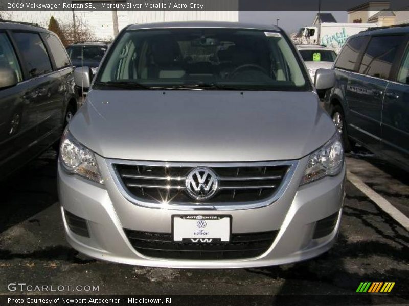 Mercury Sliver Metallic / Aero Grey 2009 Volkswagen Routan SEL