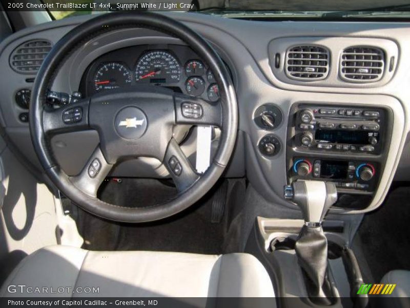 Summit White / Light Gray 2005 Chevrolet TrailBlazer LT 4x4