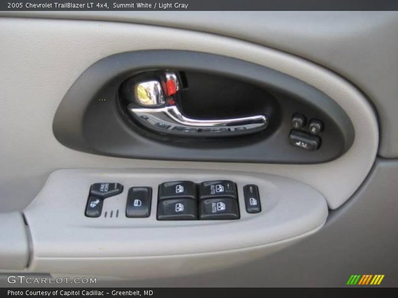 Summit White / Light Gray 2005 Chevrolet TrailBlazer LT 4x4