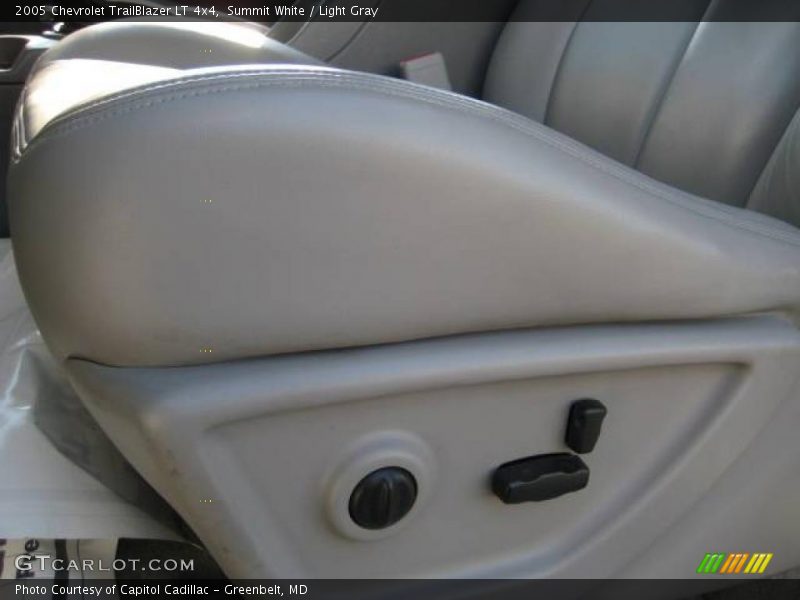 Summit White / Light Gray 2005 Chevrolet TrailBlazer LT 4x4