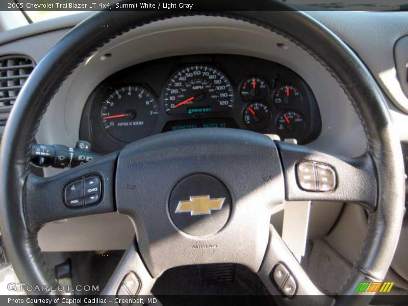 Summit White / Light Gray 2005 Chevrolet TrailBlazer LT 4x4