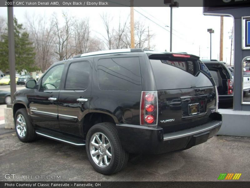 Onyx Black / Ebony Black 2007 GMC Yukon Denali AWD