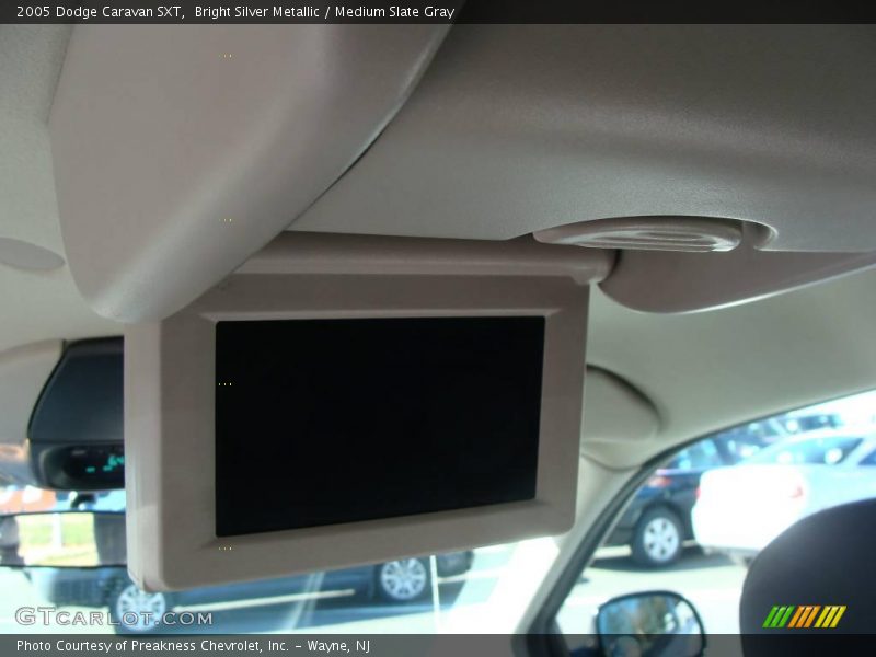 Bright Silver Metallic / Medium Slate Gray 2005 Dodge Caravan SXT