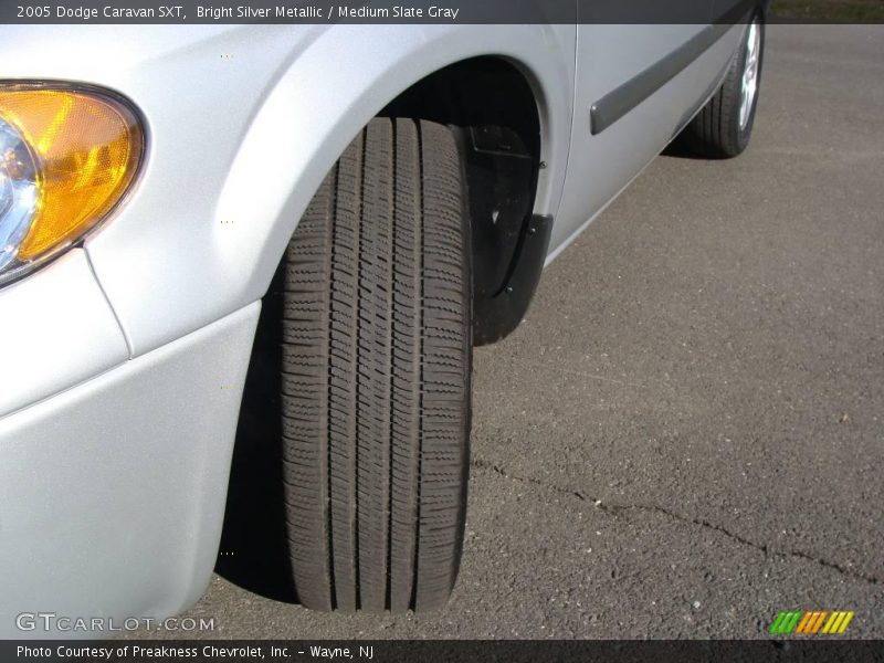 Bright Silver Metallic / Medium Slate Gray 2005 Dodge Caravan SXT