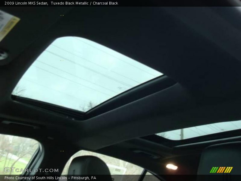 Tuxedo Black Metallic / Charcoal Black 2009 Lincoln MKS Sedan