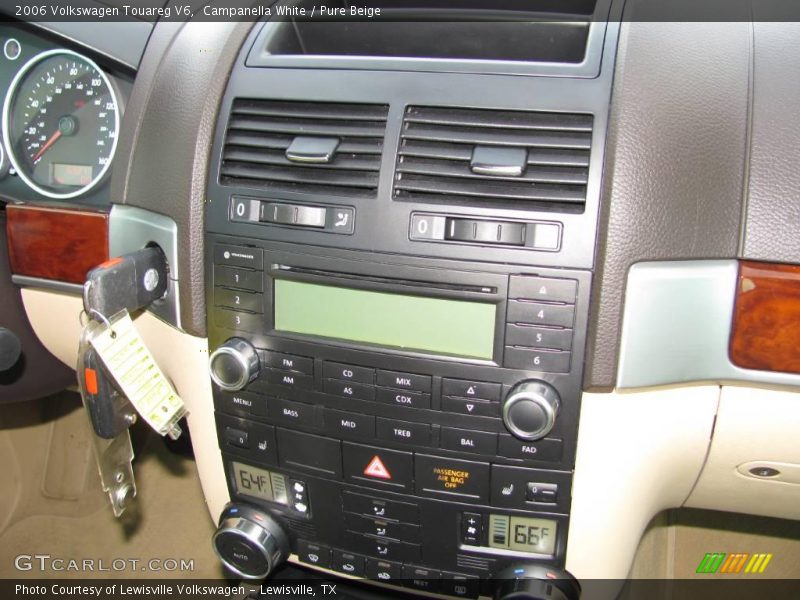 Campanella White / Pure Beige 2006 Volkswagen Touareg V6