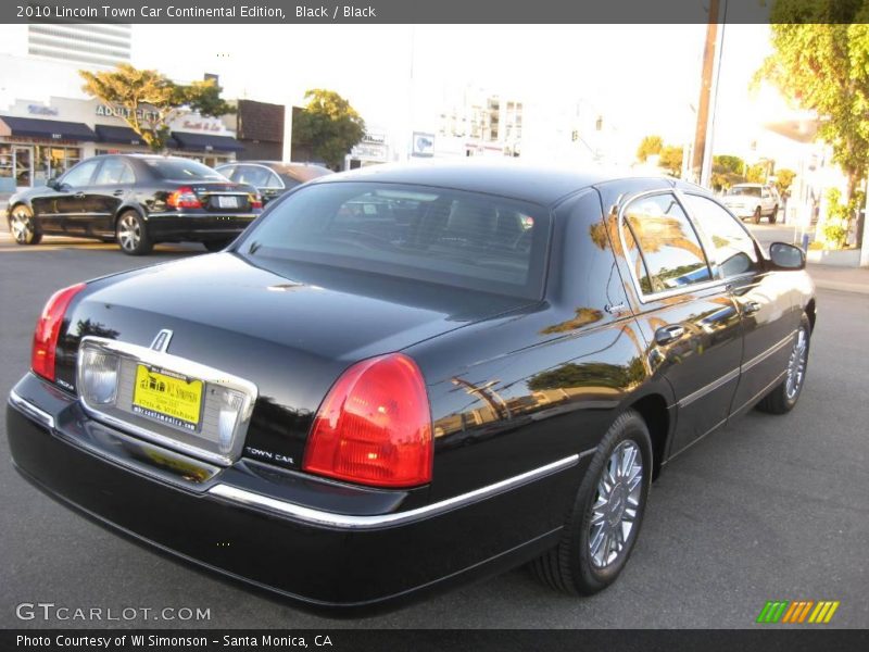 Black / Black 2010 Lincoln Town Car Continental Edition