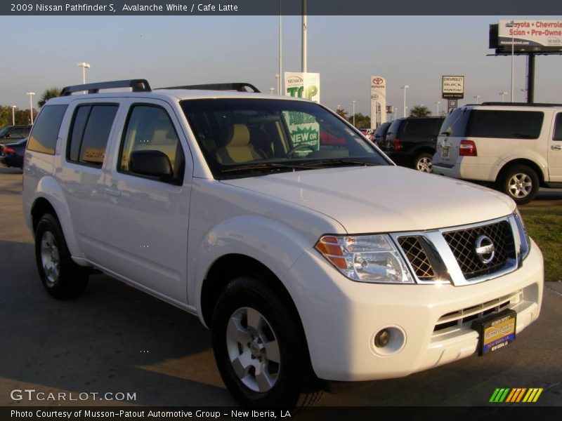 Avalanche White / Cafe Latte 2009 Nissan Pathfinder S