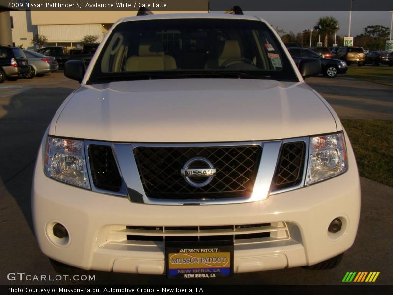 Avalanche White / Cafe Latte 2009 Nissan Pathfinder S