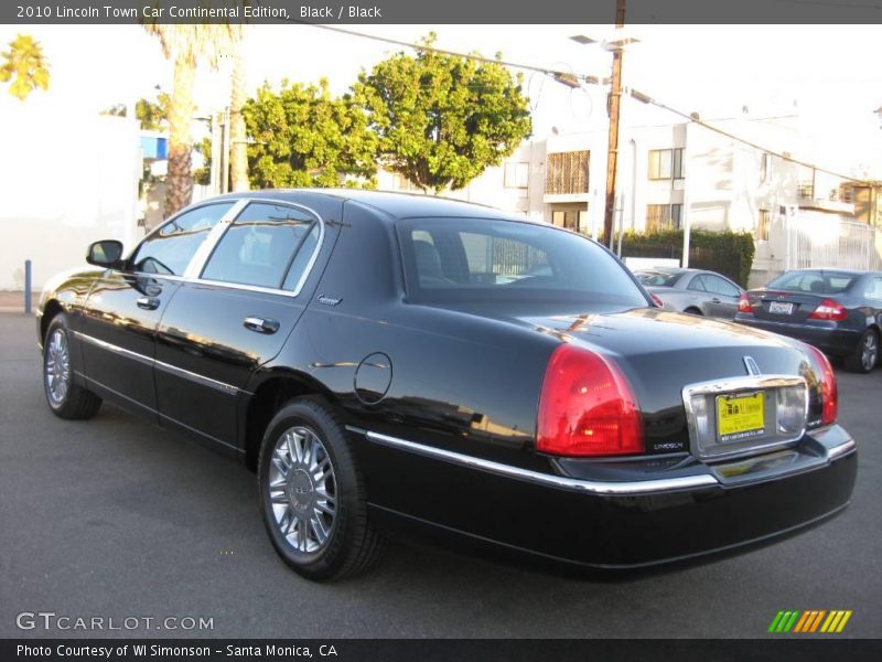 Black / Black 2010 Lincoln Town Car Continental Edition