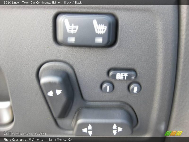 Black / Black 2010 Lincoln Town Car Continental Edition