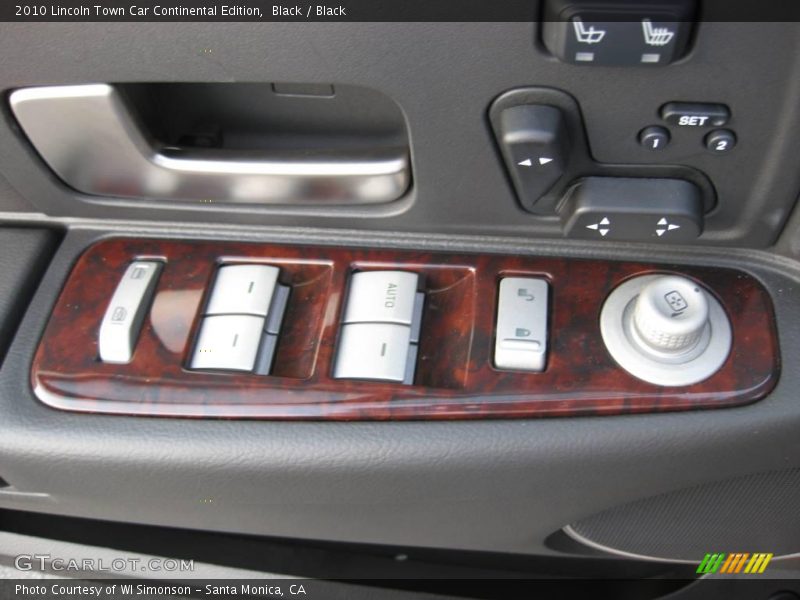 Black / Black 2010 Lincoln Town Car Continental Edition