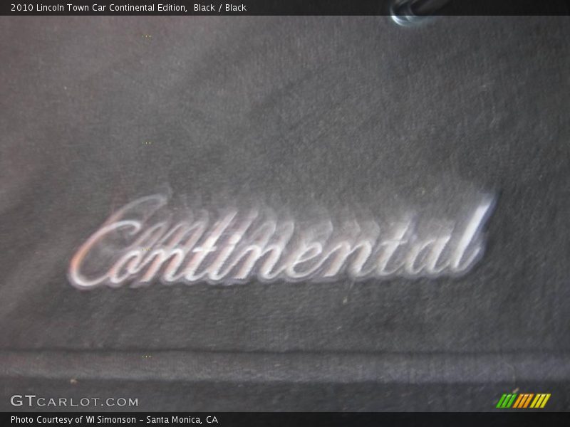 Black / Black 2010 Lincoln Town Car Continental Edition