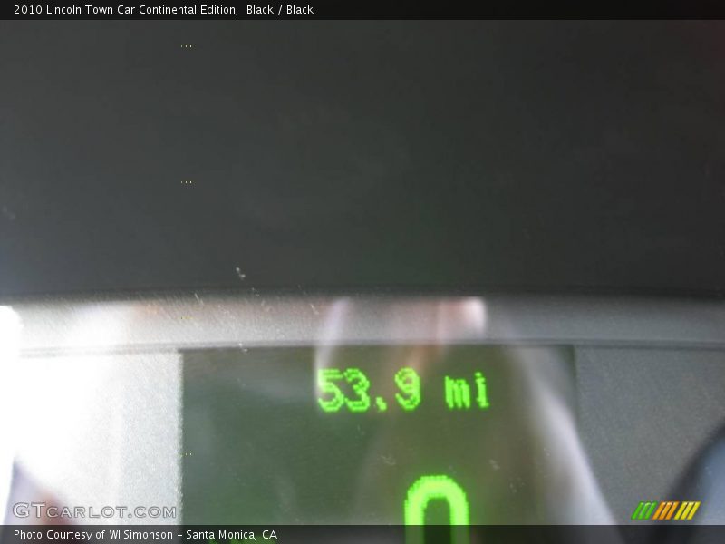 Black / Black 2010 Lincoln Town Car Continental Edition