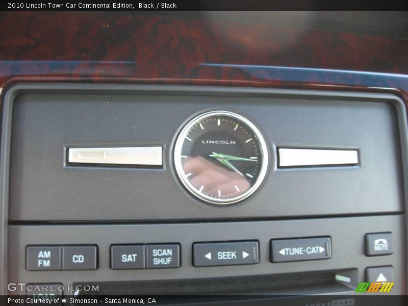 Black / Black 2010 Lincoln Town Car Continental Edition