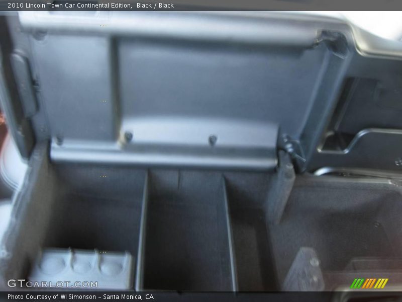 Black / Black 2010 Lincoln Town Car Continental Edition