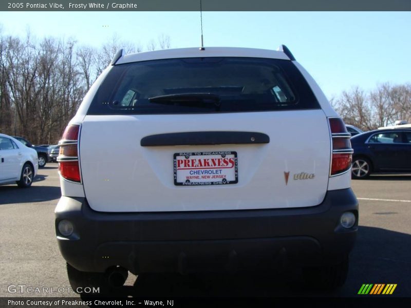 Frosty White / Graphite 2005 Pontiac Vibe