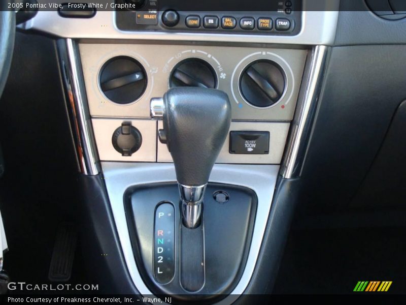 Frosty White / Graphite 2005 Pontiac Vibe