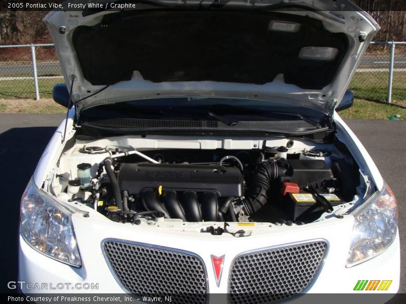 Frosty White / Graphite 2005 Pontiac Vibe